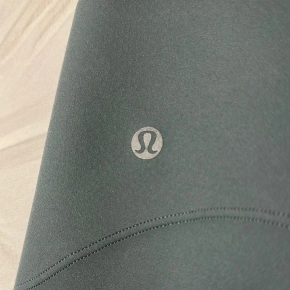 Lululemon Glow Up HR Tights - Picture 3 of 6